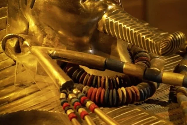 Экскурсия в Каир из Шарм-эль-Шейха — золотой саркофаг Тутанхамона в Grand Egyptian Museum