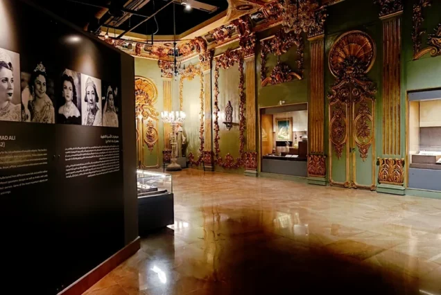 Экспозиция истории современного Египта — дворец короля Фарука в музее Шарм-эль-Шейха