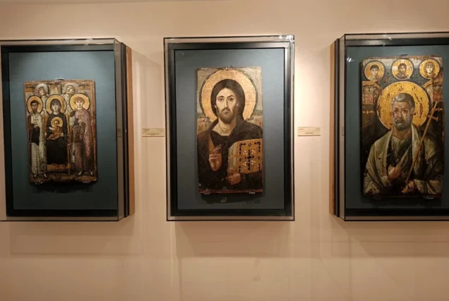 Икона Христа Пантократора VI века в музее монастыря Святой Екатерины